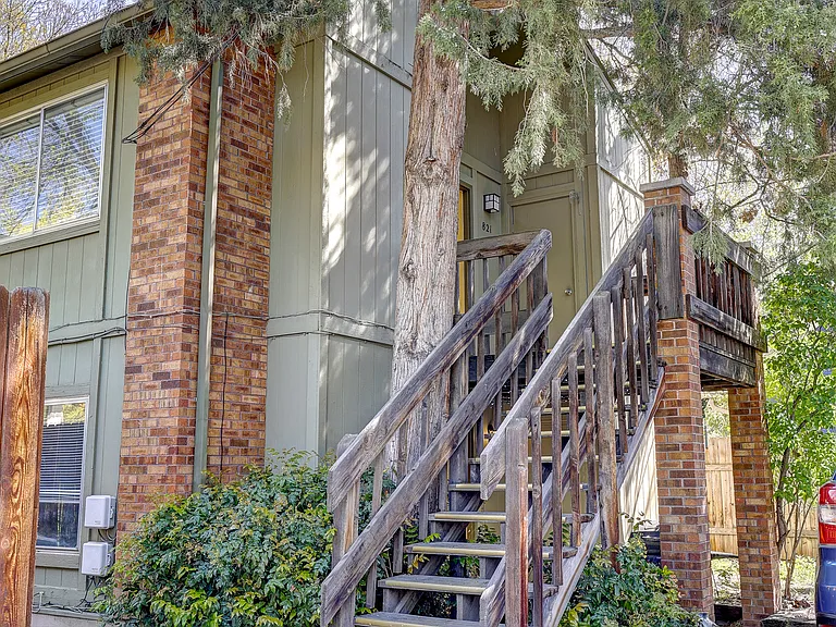 821 W Resseguie St #1 — Photo 1