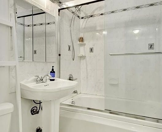 5th image of 11818 Union Tpke APT 6J