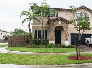 22963 SW 105th Ct, Miami, FL 33190