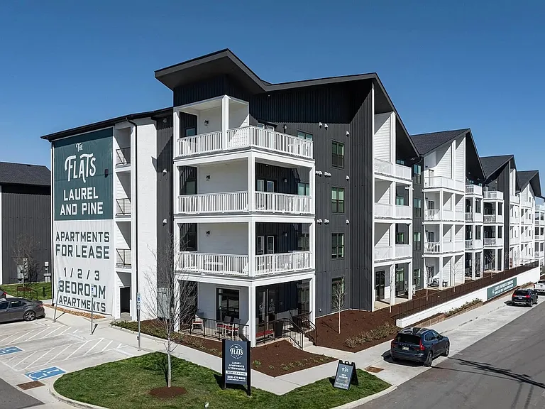 The Flats at Laurel & Pine — Photo 23
