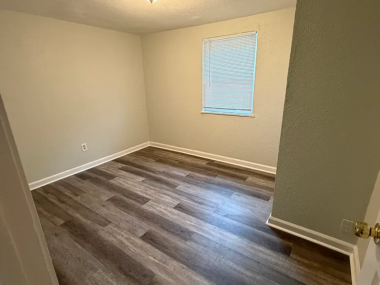 505 Davis Ave #B — Photo 1