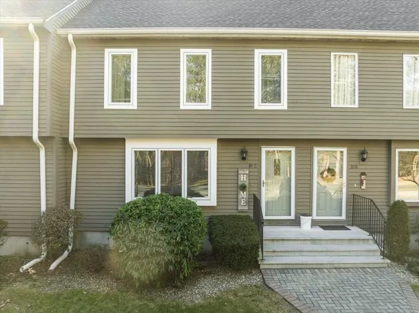 10 Village Way APT C, Norton, MA 02766
