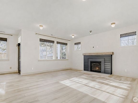 5th image of 19631 38th Drive SE