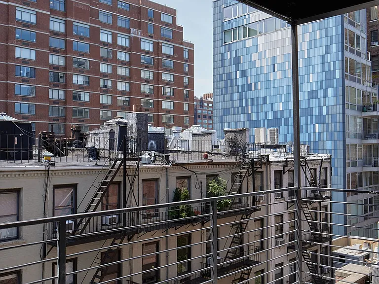 224 W 20th St #PENTHOUSE — Photo 7
