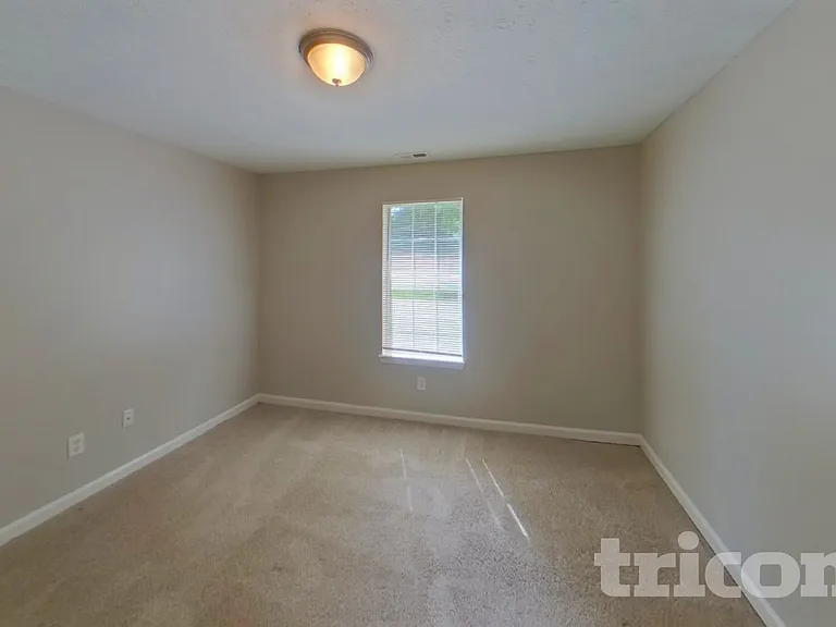 4702 Bullock Ln — Photo 11