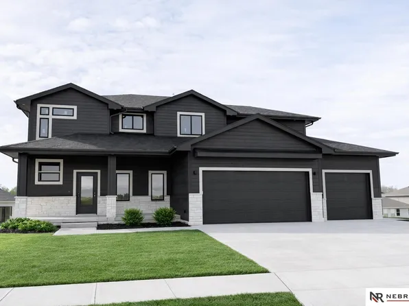 21707 Glenmore Dr, Gretna, NE 68028