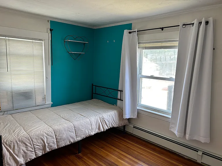 Elliot St — Photo 1