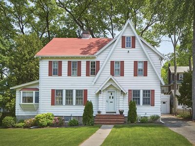 89 Larchmont Ave, Newton, MA, 02468