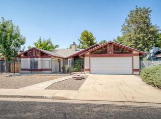 926 Lakewood Dr, Hanford, CA
