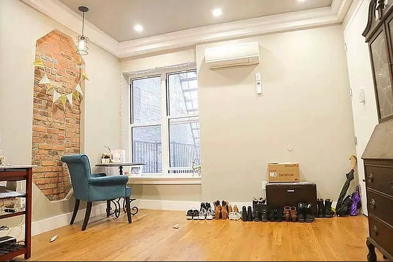 909 Saint Mark's Avenue — Photo 2