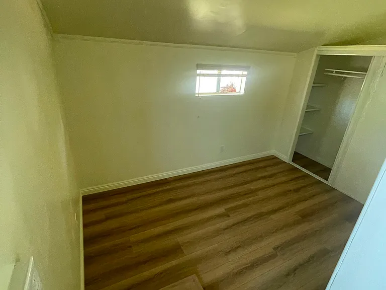 1112 S Chapel Ave — Photo 12