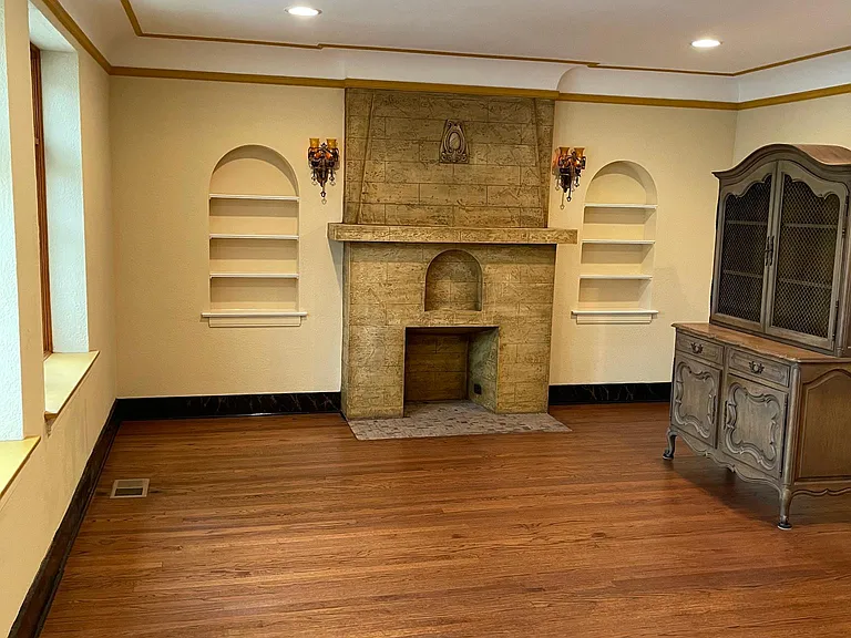 2151 W Granville Ave #1 — Photo 5