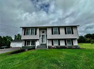 10727 Roanoke Rd, Pavilion, NY 14525