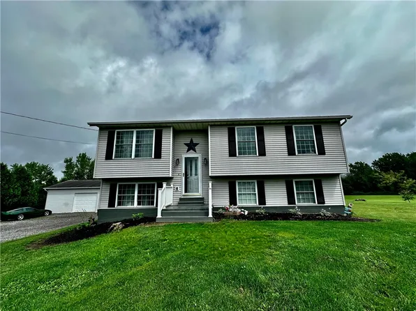 10727 Roanoke Rd, Pavilion, NY 14525