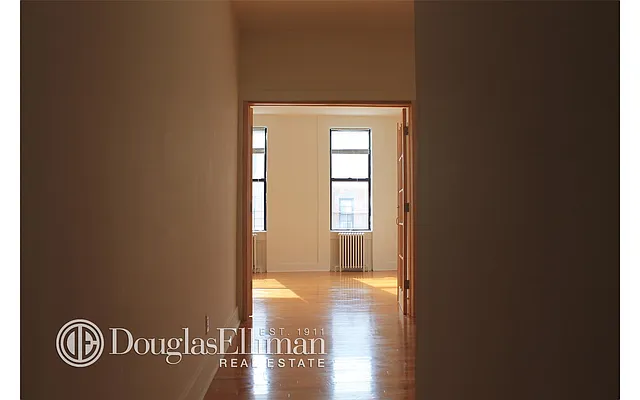 Rented by Douglas Elliman | media 19