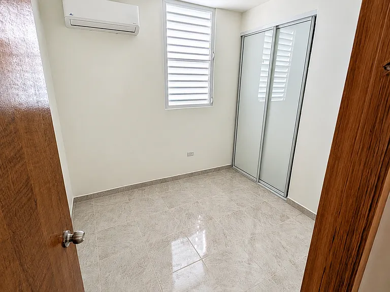 1673 Calle 34 SW — Photo 7