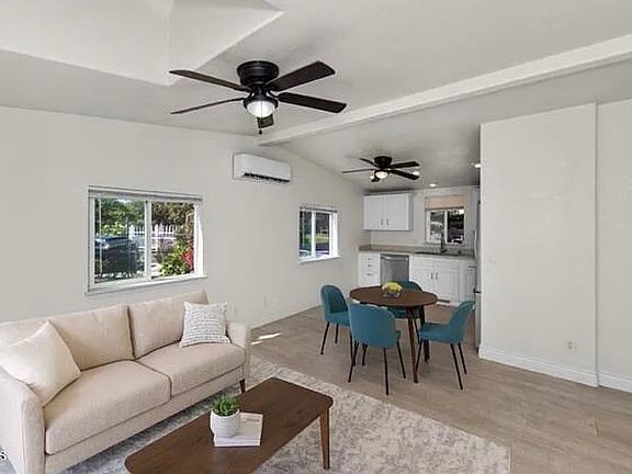 3rd image of 155 Mesa Dr
