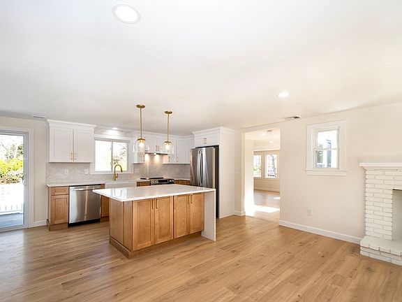 3rd image of 1066 Millstone Rd