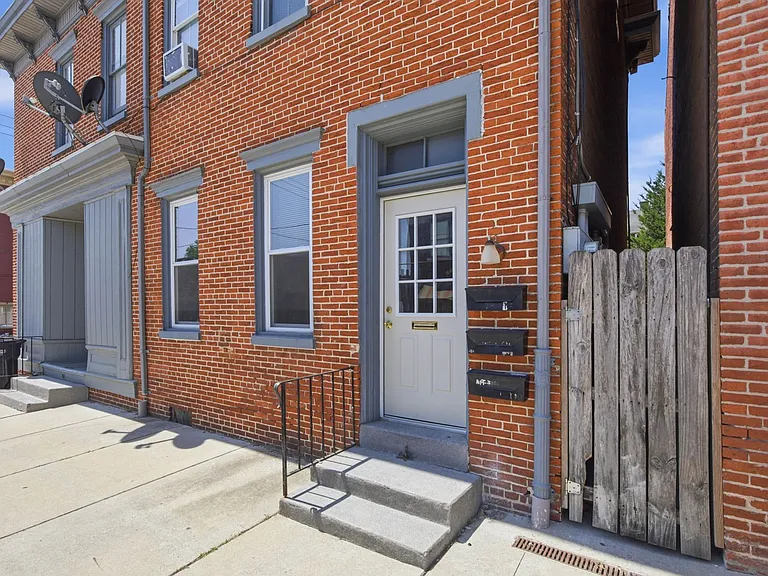 115 N 3rd St — Photo 16