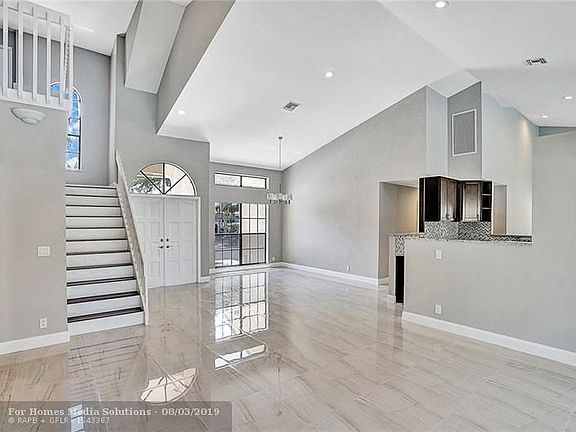 5th image of 5621 NW 66th Ave