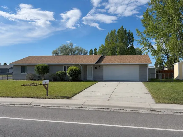 811 W Monroe Ave, Riverton, WY 82501