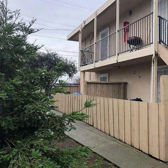 27193 Tyrrell Ave — Photo 10