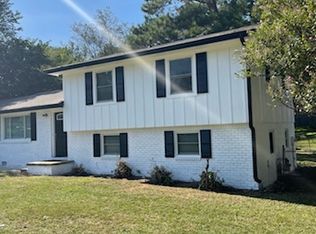 210 W Canterbury Dr, Jonesboro, GA 30238