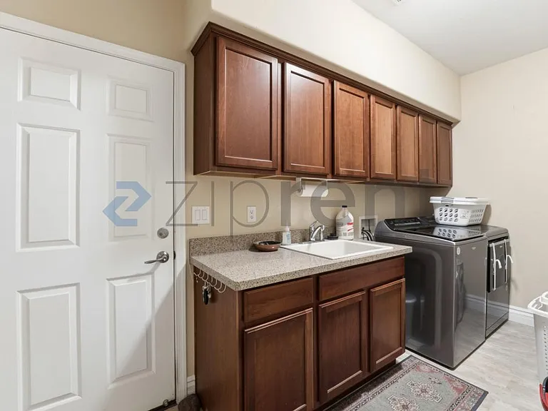 26001 W Tonopah Dr — Photo 7