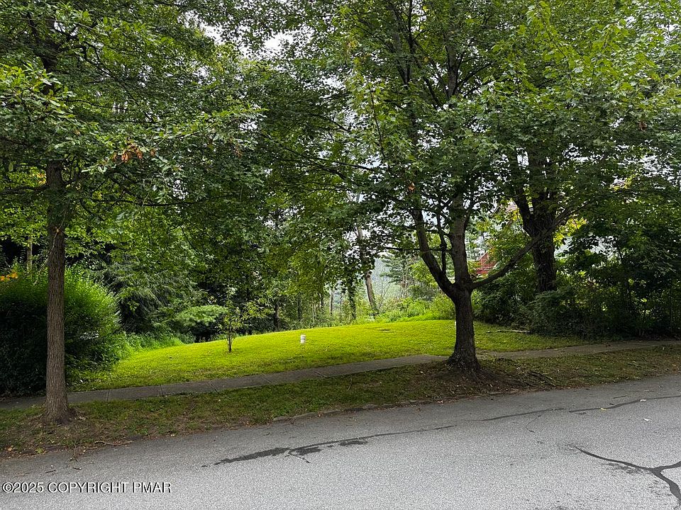 2nd image of 116 Shepard Ave