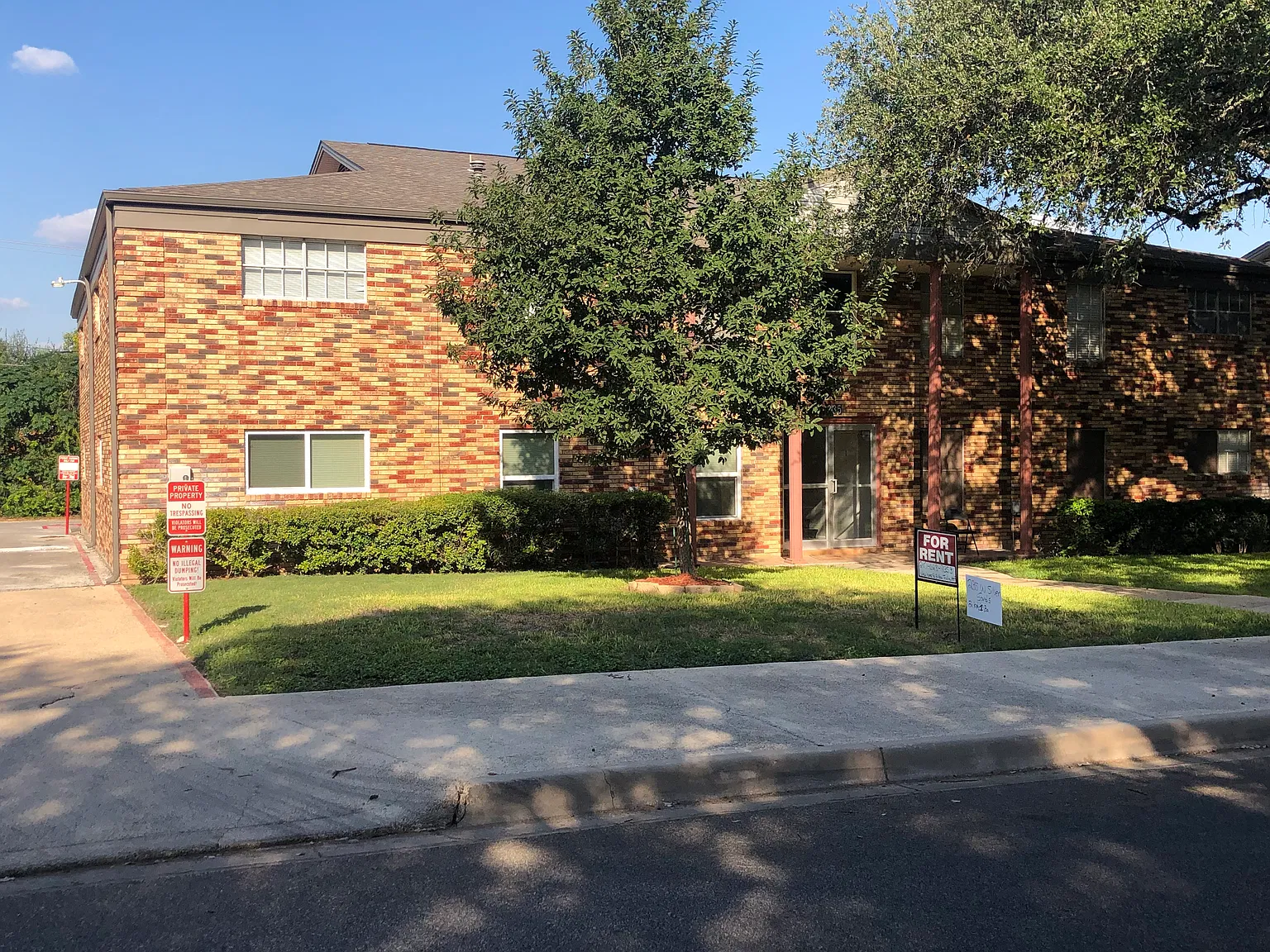 2 bed, 886 sqft, $1,125 — Photo 2