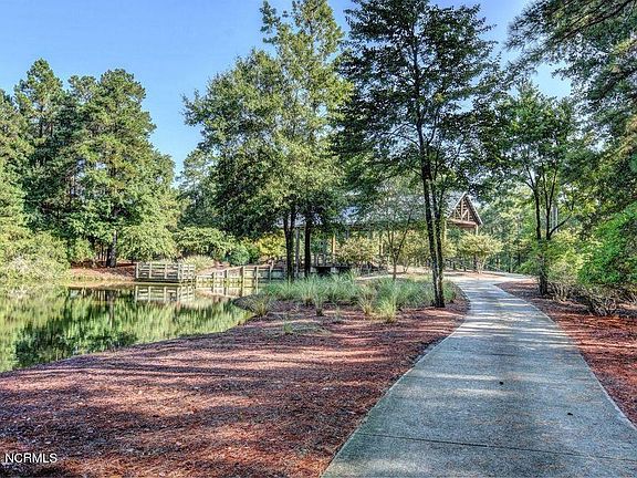 4th image of 346 River Woods Dr