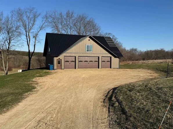 E4364 Meadow Dr, Hillpoint, WI 53937