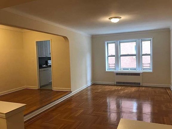 5th image of 7272 112th St APT 2R