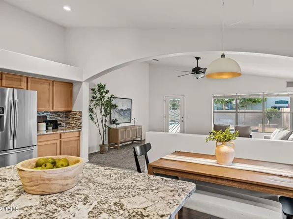 2132 E SMOKE TREE Road, Gilbert, AZ 85296