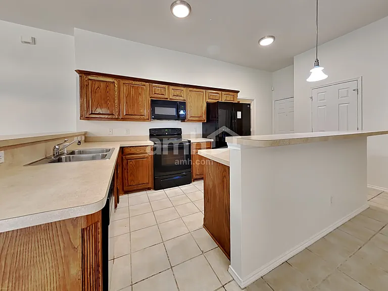 4406 Shady Elm Dr — Photo 5