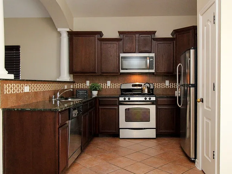 2216 Amber Point Pl — Photo 5