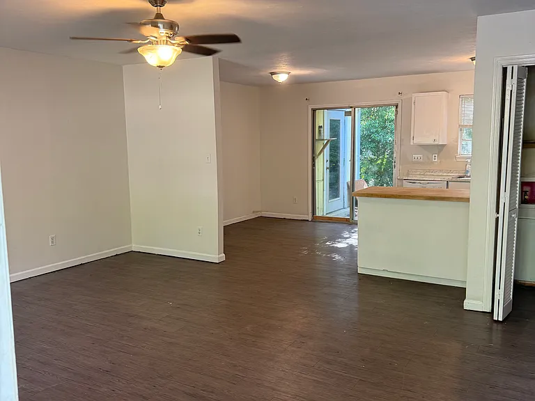 2321 Jackson Bluff Rd #4A — Photo 2