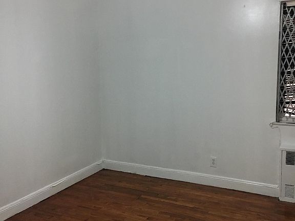 4th image of 2432 Wallace Ave