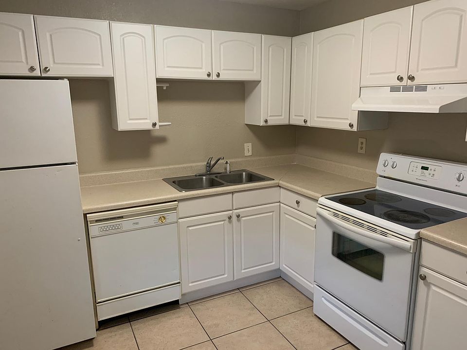 Spacious kitchen