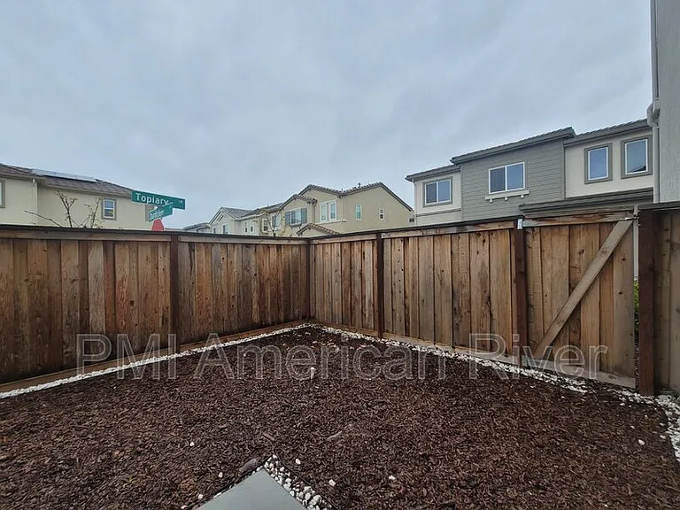 1648 Scarlet Ash Ave — Photo 25