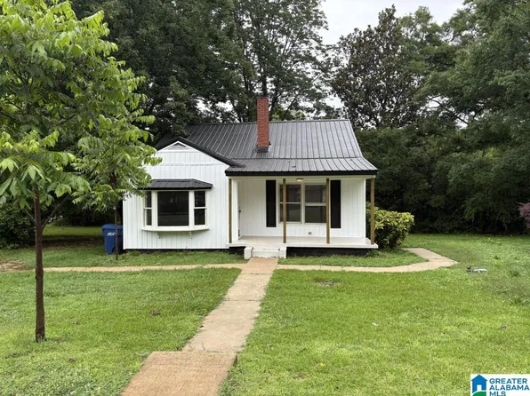 504 Heath St, Talladega, AL 35160