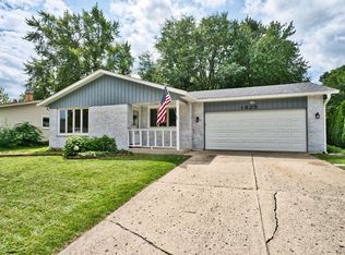 1825 Sheffield Dr, Elgin, IL 60123