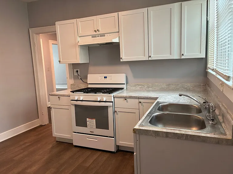 648 S 37th St — Photo 11