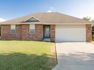 260 Towne Loop, Marshfield, MO 65706