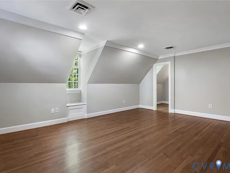 9900 Kingsbridge Rd — Photo 21