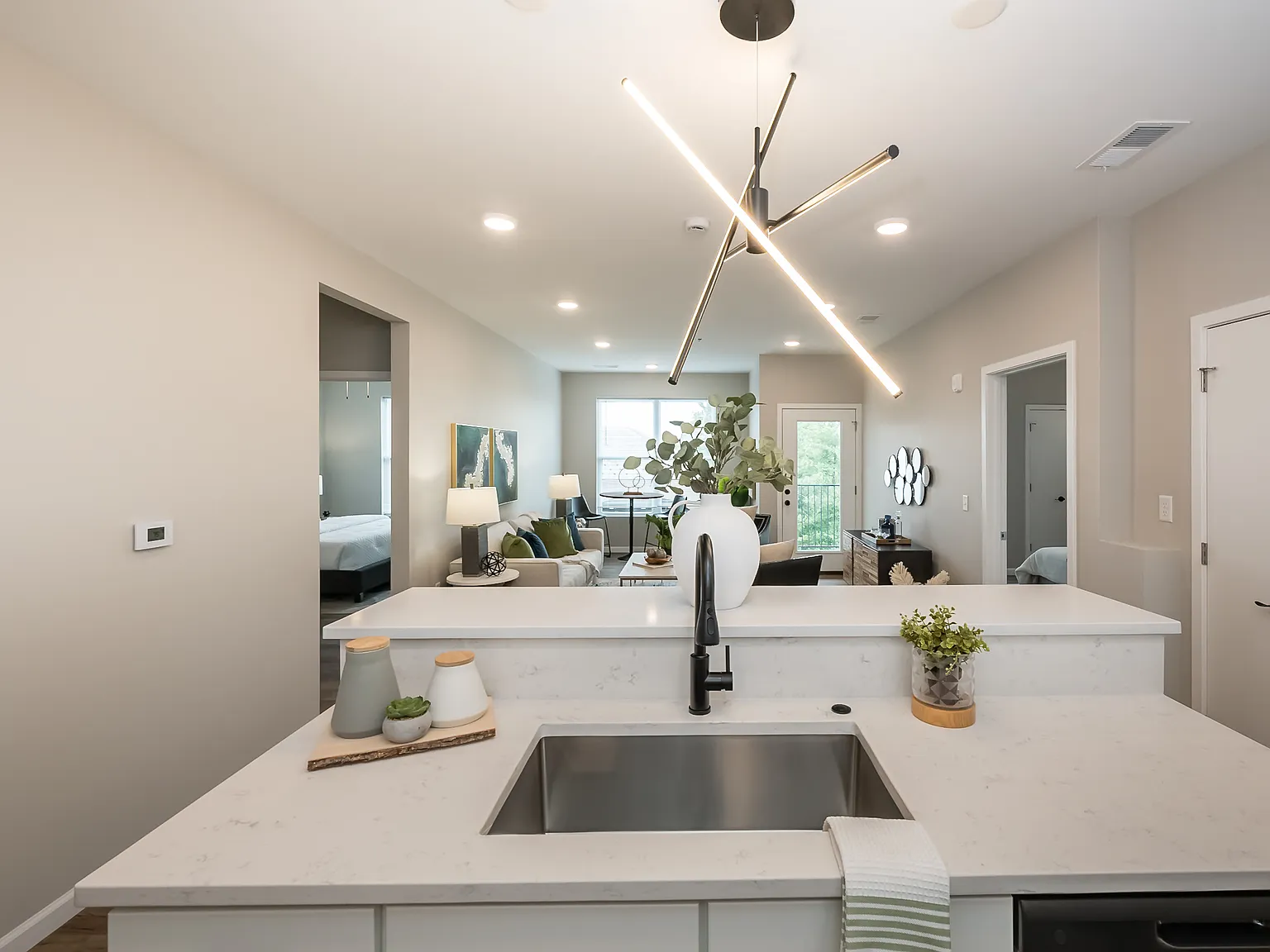 2 bed, 1200 sqft, $2,199 — Photo 2