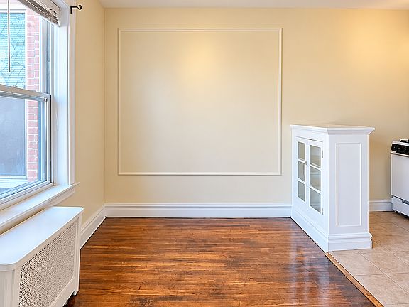 4th image of 576 Mount Prospect Ave #204