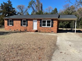 906 Fiske Dr, Fayetteville, NC 28311