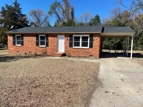 906 Fiske Dr, Fayetteville, NC 28311