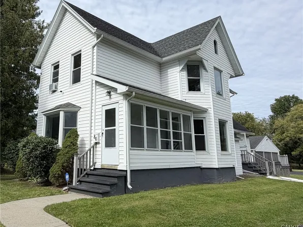 86 Clinton St, New York Mills, NY 13417